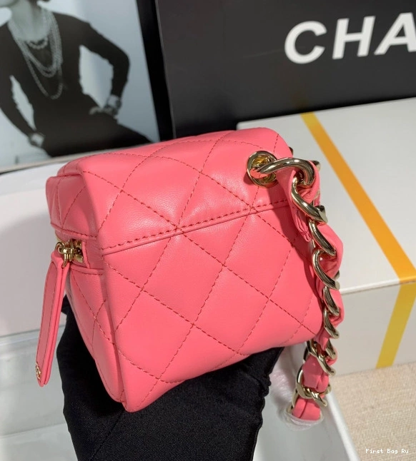 Firstbag Ru WITH CHANELUTCH HANDLE CHANEL 0802